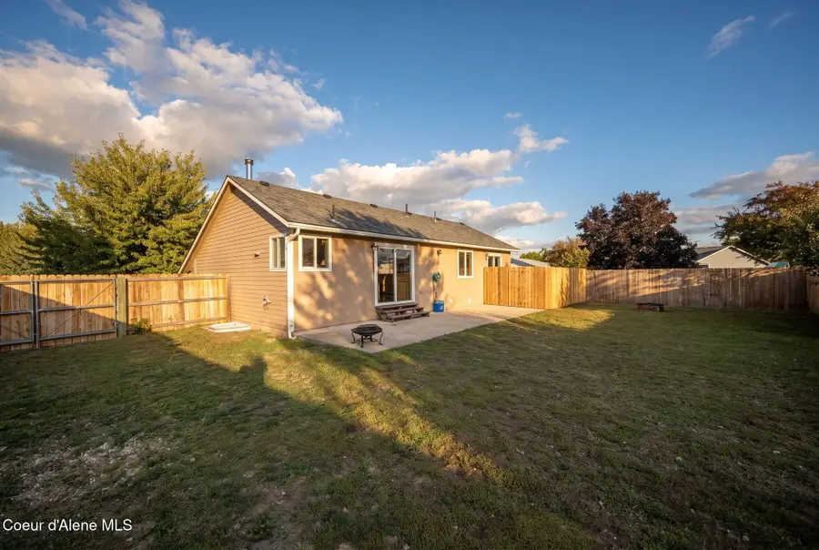 7412 W Meadow Lark LN, Rathdrum, ID 83858 - #3