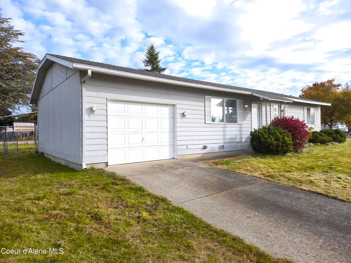 302 W 12th Ave, Post Falls, ID 83854 - #1