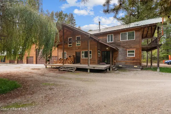 200 Mica RD, Naples, ID 83847