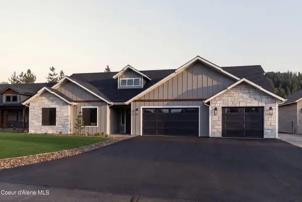 27 Osprey Ln, Sandpoint, ID 83864