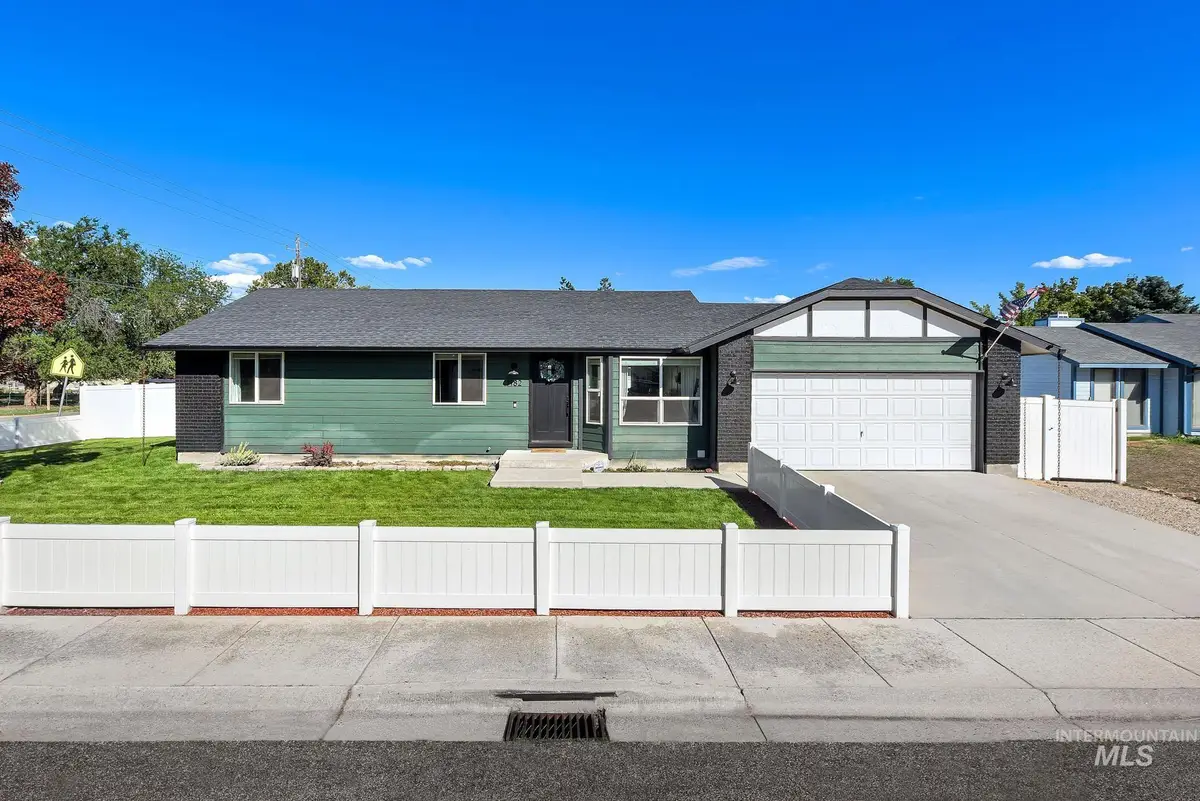 1182 N Iris Ave, Boise, ID 83704 - Image #1