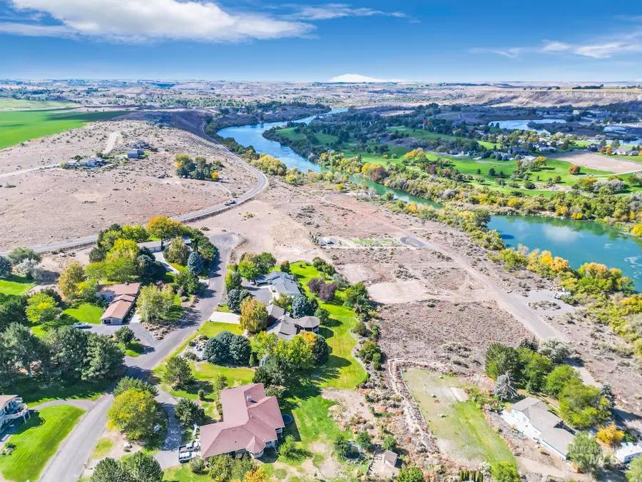 132 Country Club Drive, Buhl, ID 83316 - Image #2