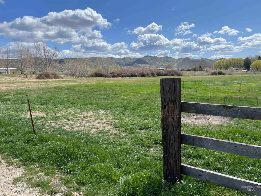 2776 N Plaza Rd, Emmett, ID 83617 - Image #2