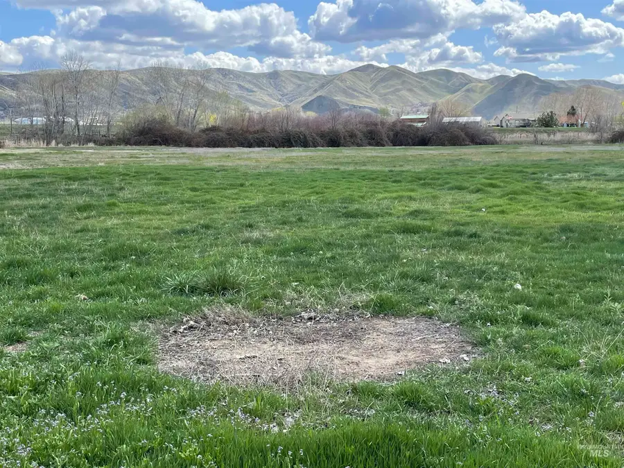 2776 N Plaza Rd, Emmett, ID 83617 - Image #3