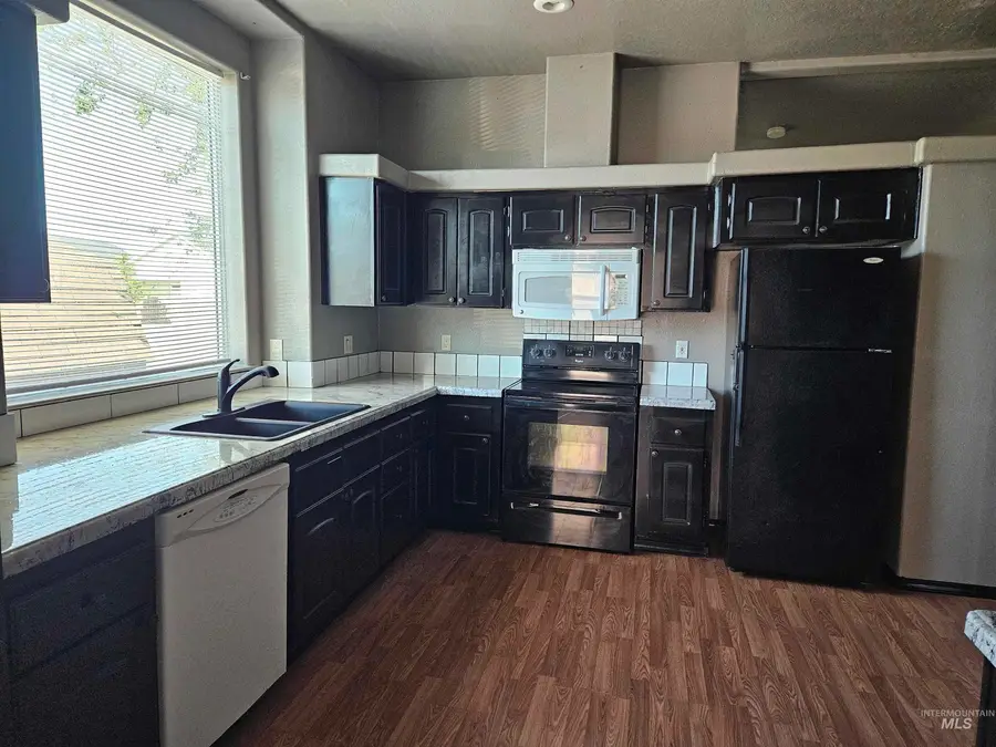 895 Robbins Ave, Twin Falls, ID 83301 - Image #2