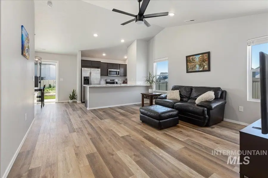 9087 W Candytuft St, Nampa, ID 83687 - Image #2