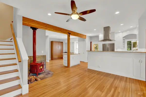 9 Crick Rd, Garden Valley, ID 83622