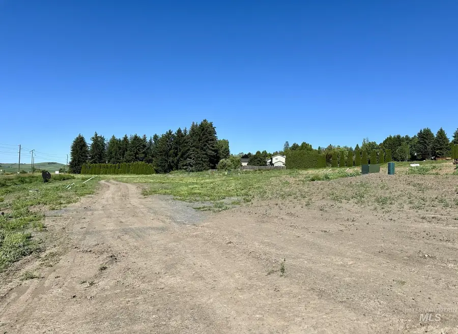 2912 Cyprus Court, Moscow, ID 83843 - Image #2
