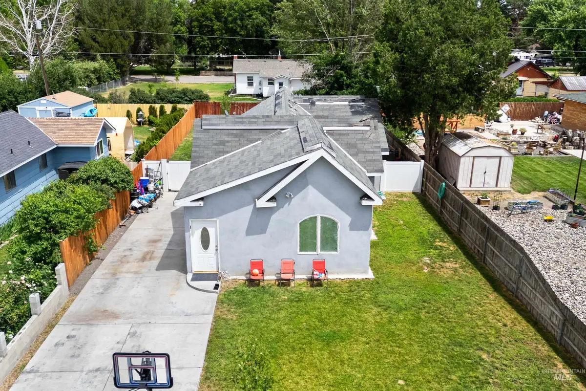 726 Wyoming St, Gooding, ID 83330 - Image #1