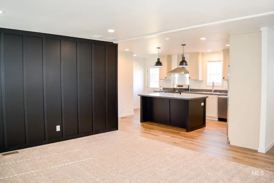 706 Willow Street, Nezperce, ID 83543 - Image #2