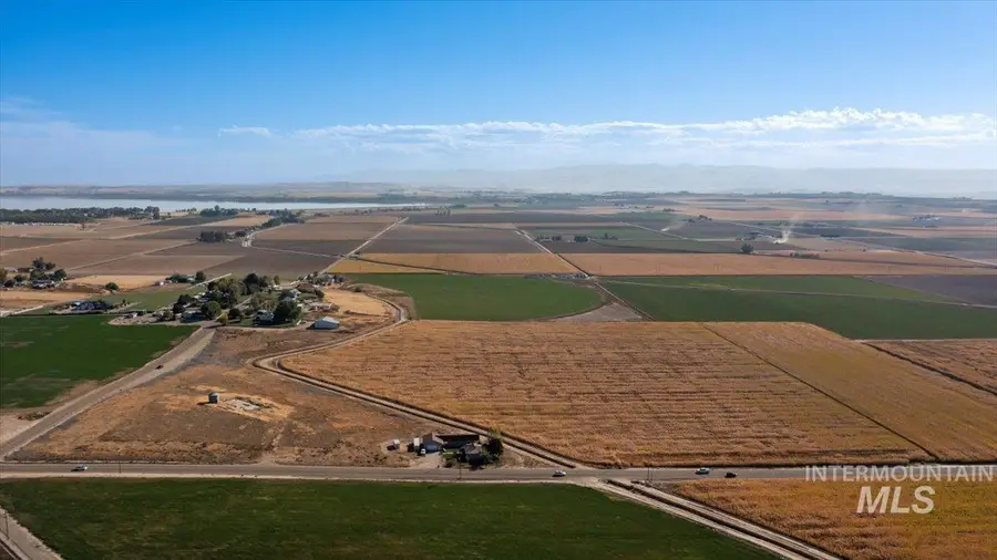 17391 Homedale Rd, Caldwell, ID 83607 - Image #2