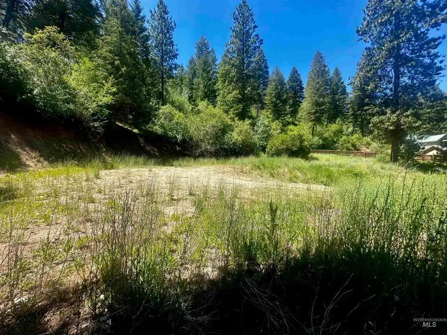 37 Timberline Rd, Boise, ID 83716 - Image #2