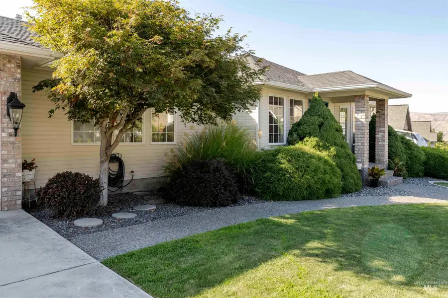 331 Reservoir Dr, Lewiston, ID 83501 - Image #2