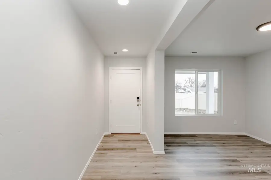 652 S Jayo Ct, Emmett, ID 83617 - Image #2