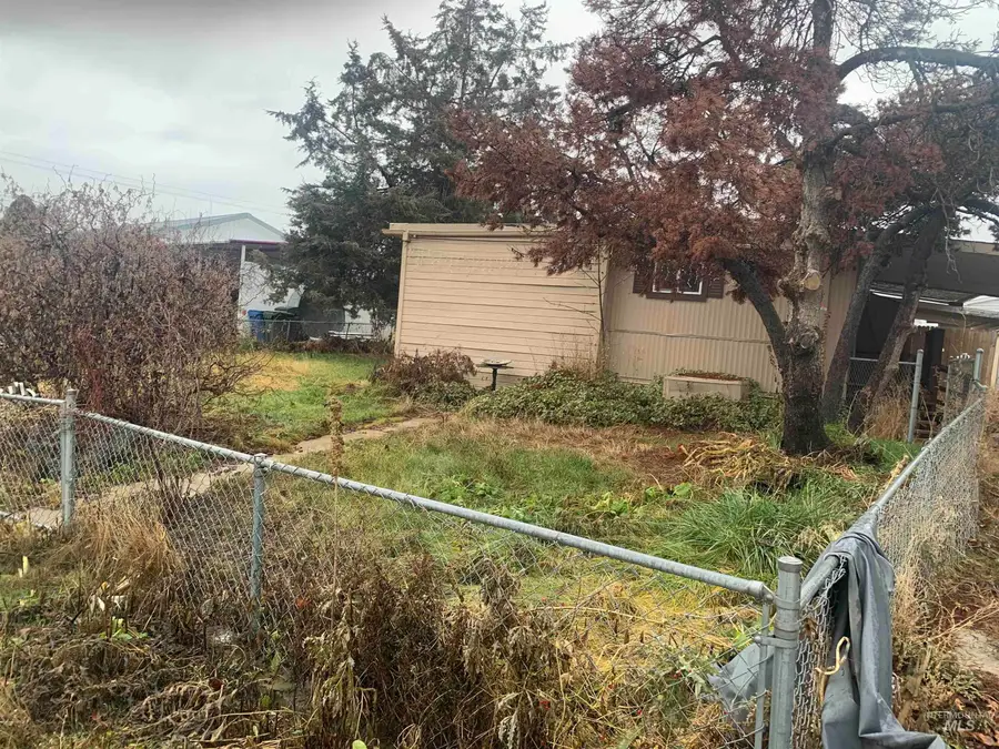 3898 S Springfield Ave, Meridian, ID 83642 - Image #2