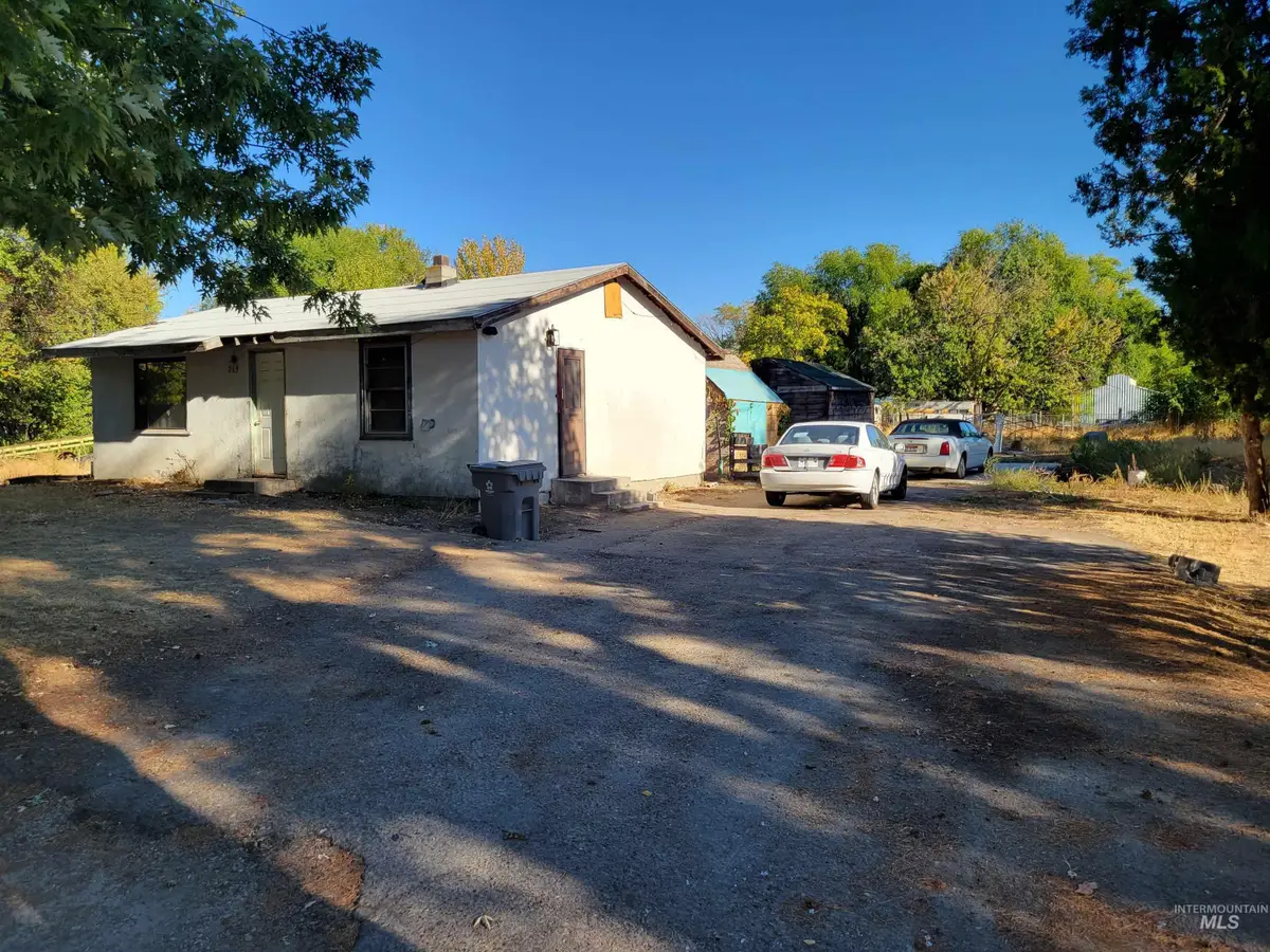 213 E 46th St, Garden City, ID 83714 - Image #1