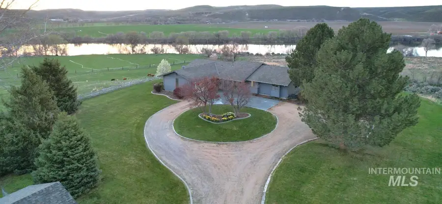 1185 E Cleveland, Glenns Ferry, ID 83623 - Image #3