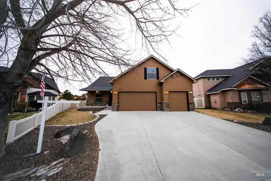 3520 E Alexis Court, Nampa, ID 83686 - Image #2