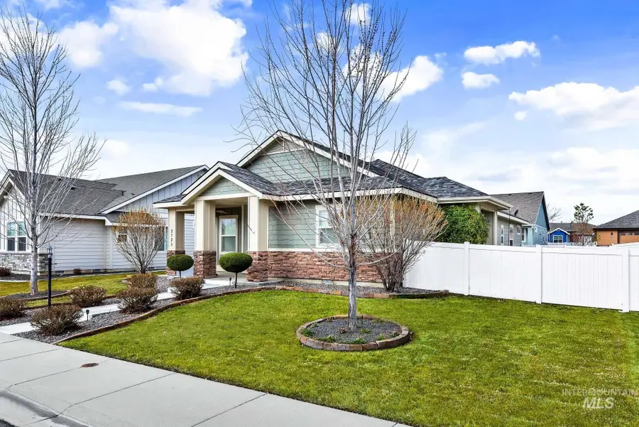 3725 S Teakwood Dr, Nampa, ID 83686 - Image #3