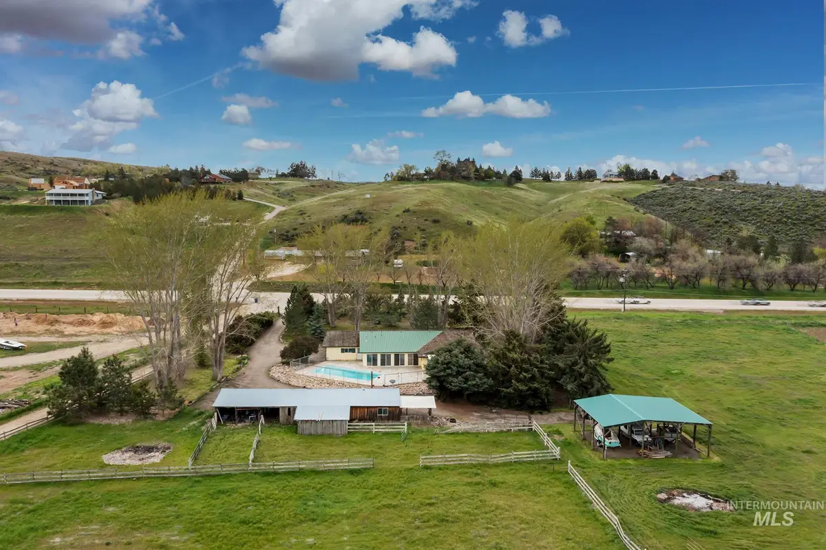 13153 Horseshoe Bend Rd, Boise, ID 83616 - Image #1
