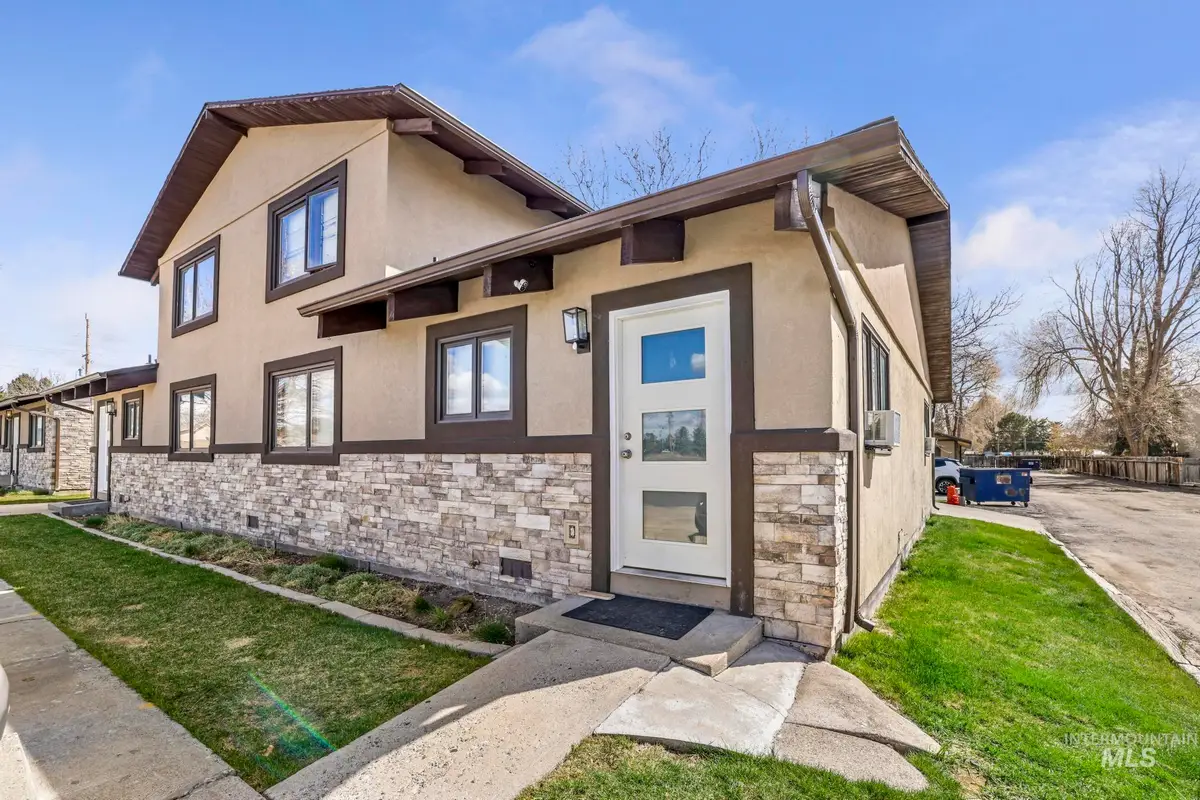 145, 147, 149 Robbins St, Twin Falls, ID 83301 - Image #1