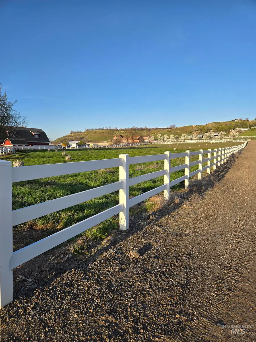 5686 Finley Rd, Fruitland, ID 83619 - Image #2