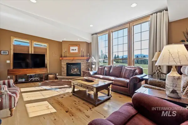 9 Spring Gulch Rd, Garden Valley, ID 83622