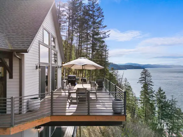 7809 E Bridger Trail, Harrison, ID 83833