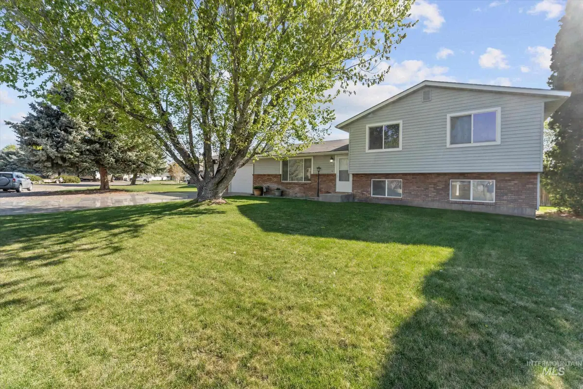 210 NW Wilson Circle, Mountain Home, ID 83647 - Image #1