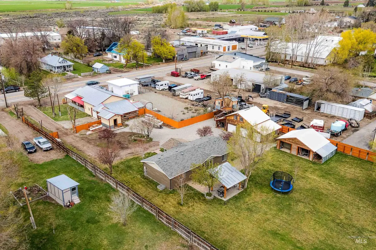 20474 N Main St, Carey, ID 83320 - Image #1