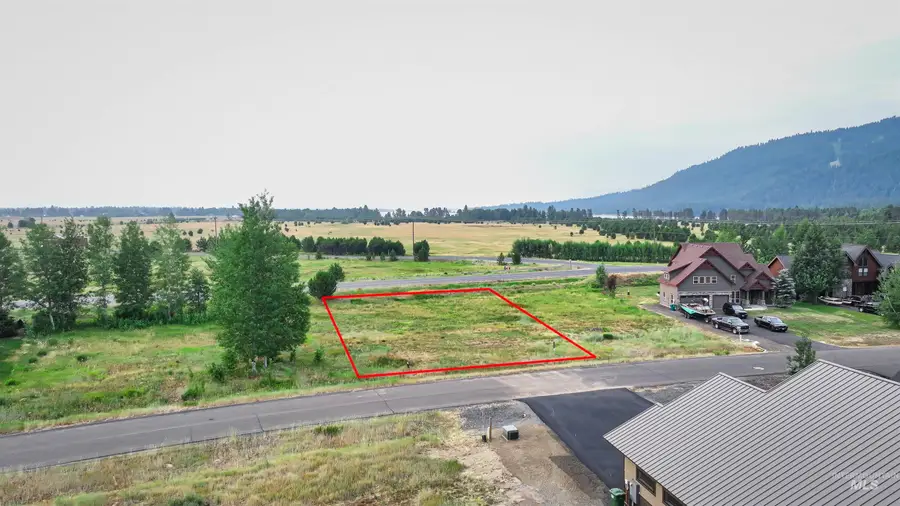 13116 Hawks Bay Road, Donnelly, ID 83615 - Image #2