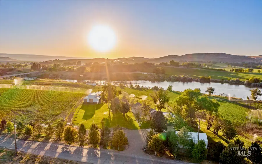 1429 E Cleveland Avenue, Glenns Ferry, ID 83627 - Image #3