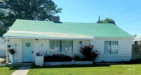 207 N Main St, Homedale, ID 83628