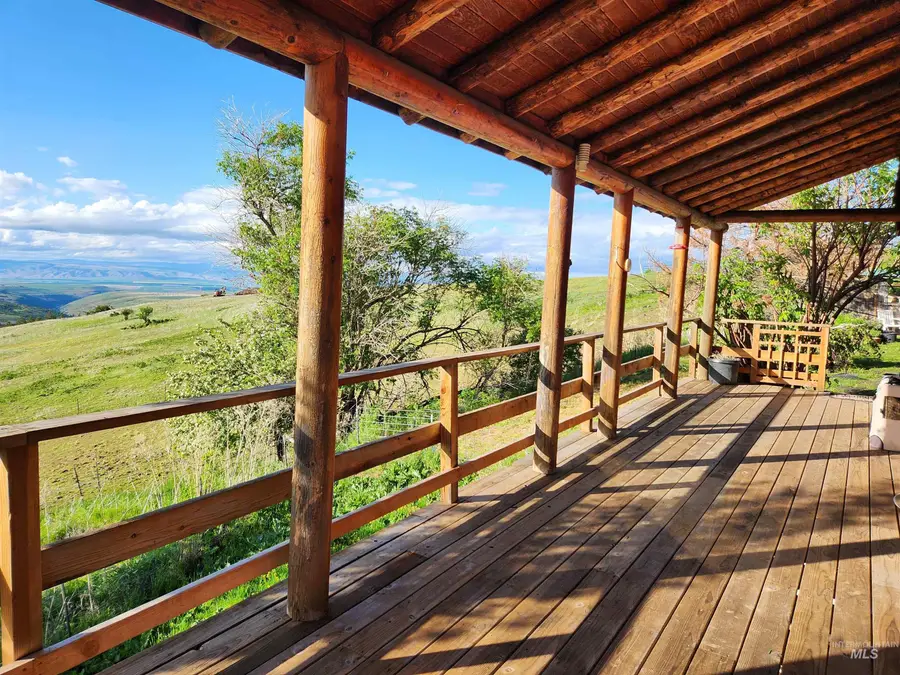 39055 Hilltop Ln, Lewiston, ID 83501 - Image #2