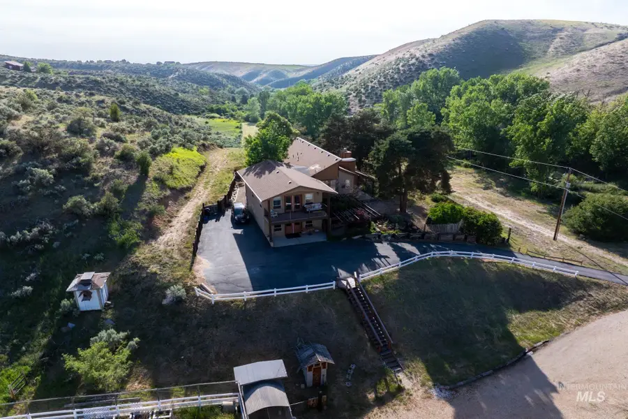 9644 N Pierce Park Lane, Boise, ID 83714 - Image #2