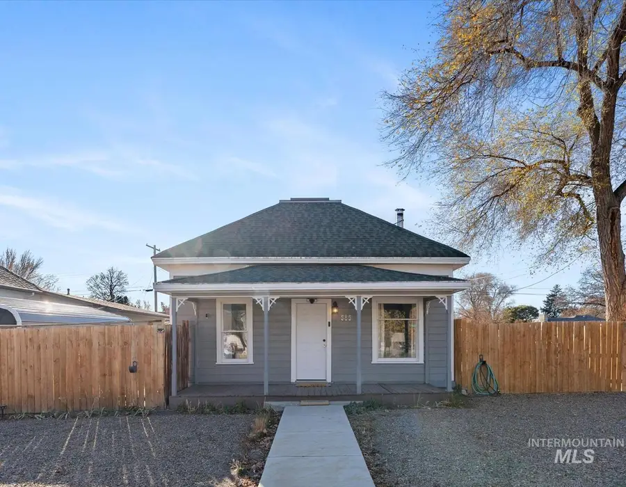 585 N 5th E, Mountain Home, ID 83647 - Image #2