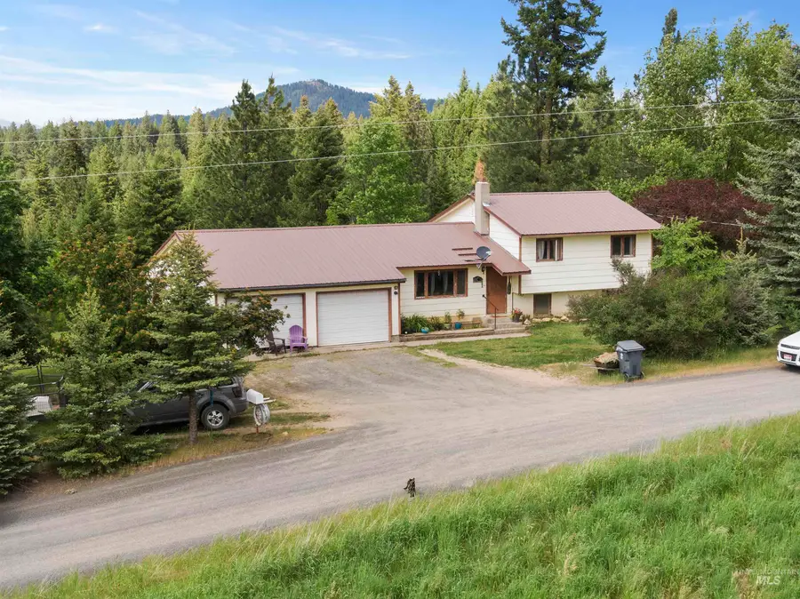 1090 Desjardin Road, Deary, ID 83823 - Image #2