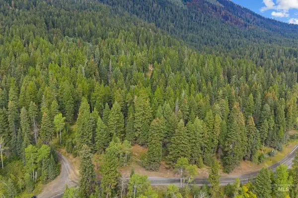 1705 W Mountain Rd, Donnelly, ID 83615