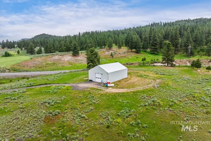 11 Stonebraker Ln, Cascade, ID 83611 - Image #3