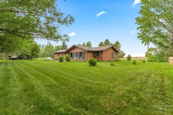 4 N 100 W, Fairfield, ID 83327