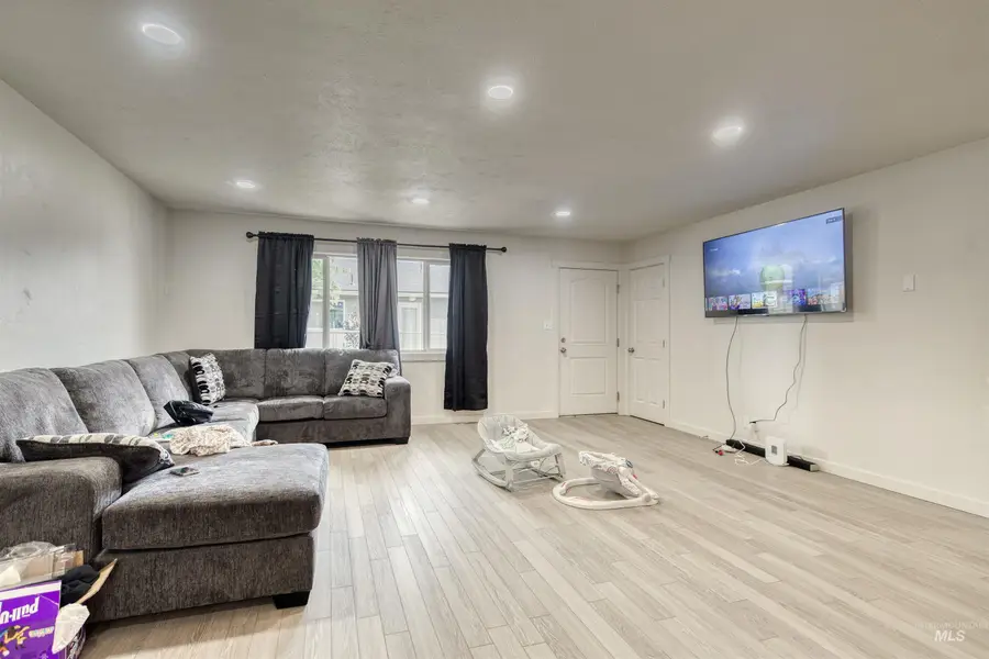 684/686 NW 6th St, Ontario, OR 97914 - Image #3