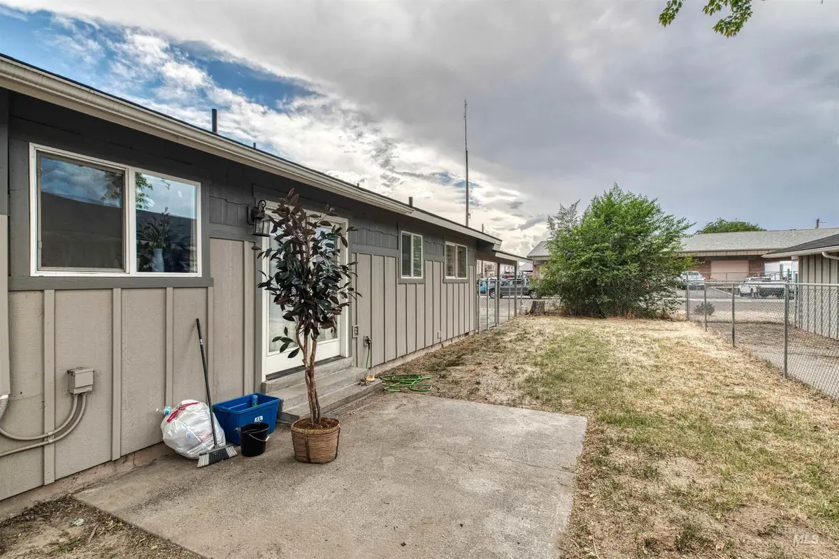 650/652 NW 6th St, Ontario, OR 97914 - Image #1