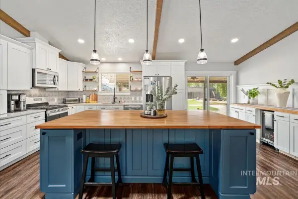 9271 Charles Way, Middleton, ID 83644