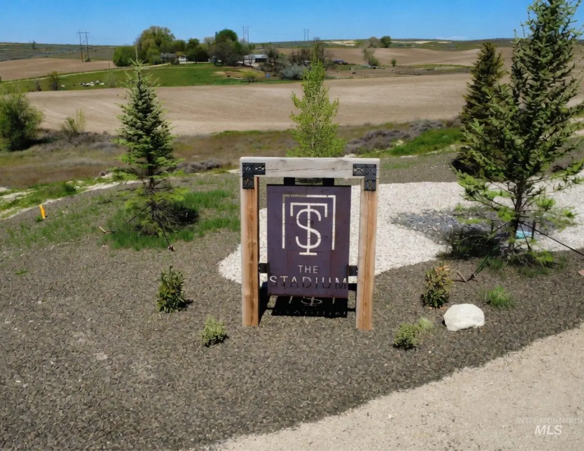 27296 Iron Horse Dr, Caldwell, ID 83607 - #1