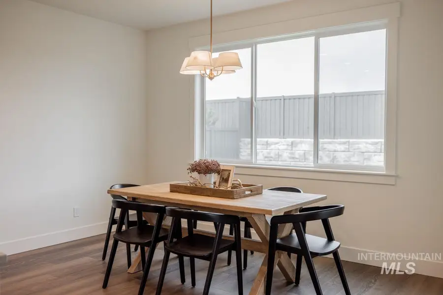 1156 E Crescendo St, Meridian, ID 83642 - Image #2