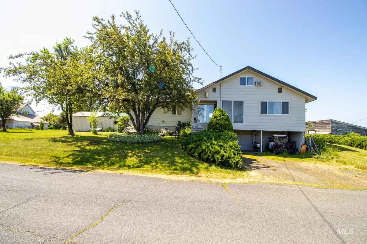 105 Weippe Ave, Weippe, ID 83553 - Image #1