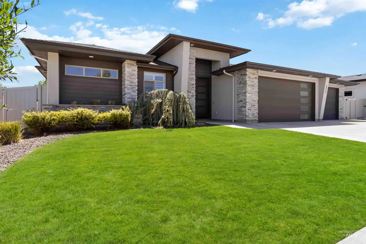 511 W Oak Springs Dr, Meridian, ID 83642 - Image #1