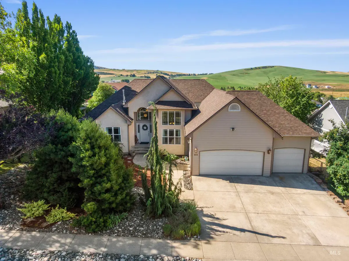 655 Conestoga Drive, Moscow, ID 83843 - Image #1