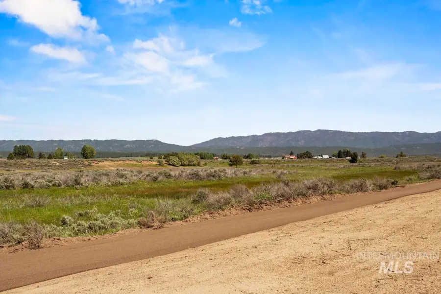 L8 B2 River Bank Drive, Cascade, ID 83611 - Image #2