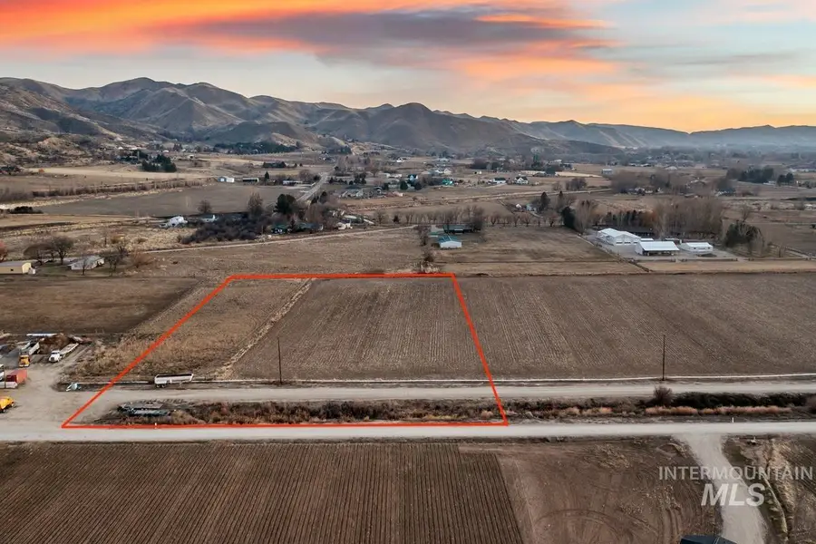 3700 Lexington Ln, Emmett, ID 83617 - Image #2